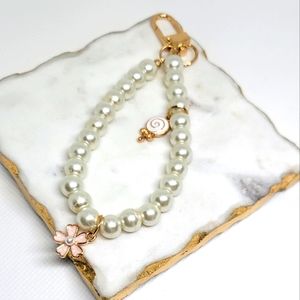 Faux Pearl Charm/Key Chain with flower
